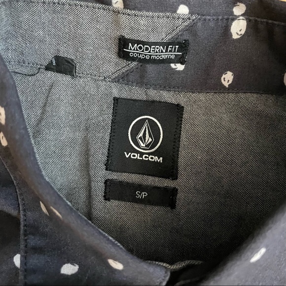 Volcom button-up shirt | size S - Picture 2 of 3